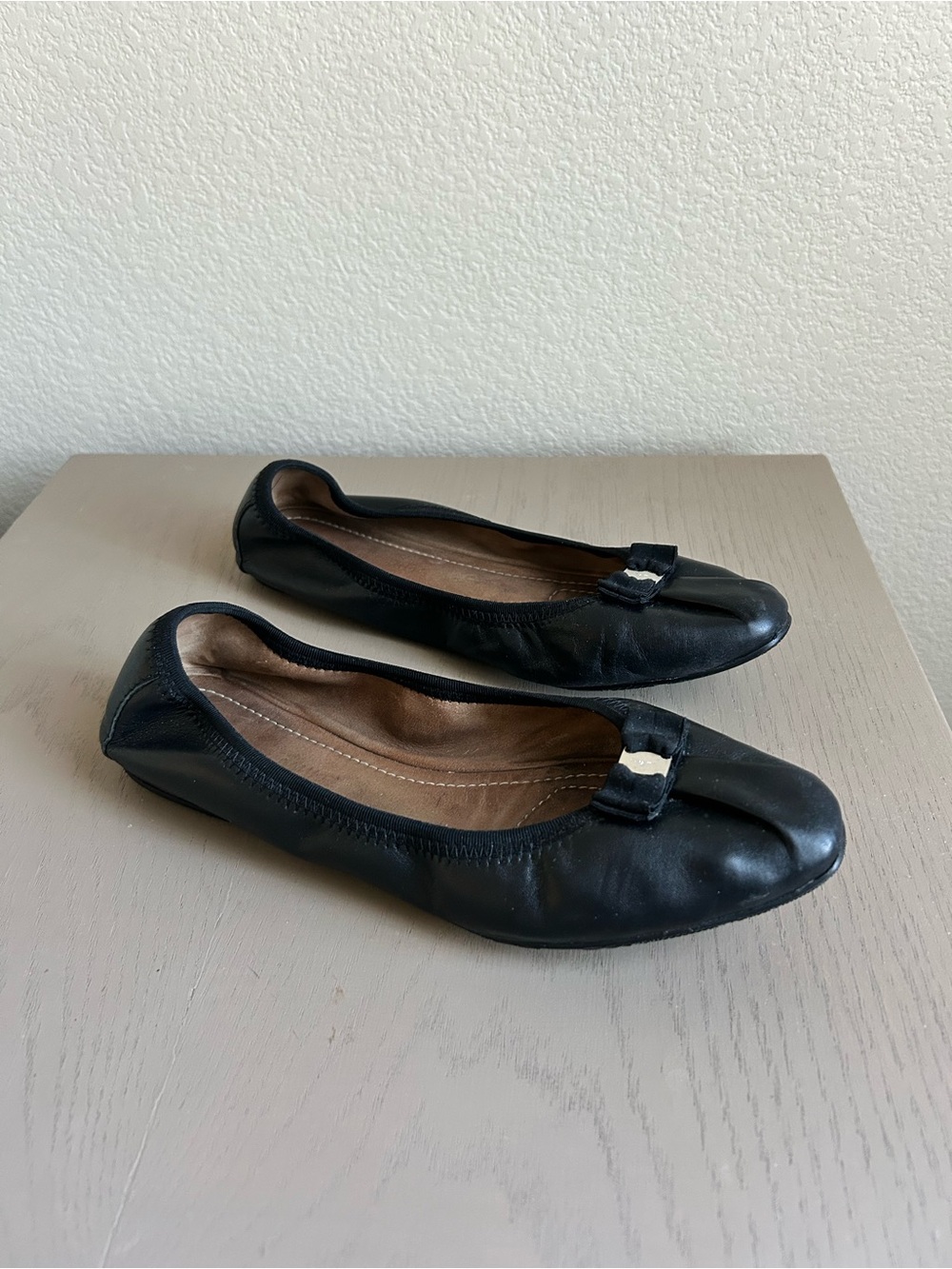 Ferragamo Joy Ballet Flats size 10 Black Leather